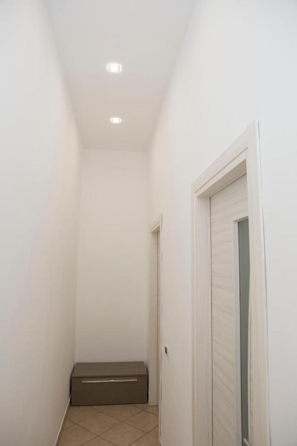 Airport House Apartment Naples Exterior photo