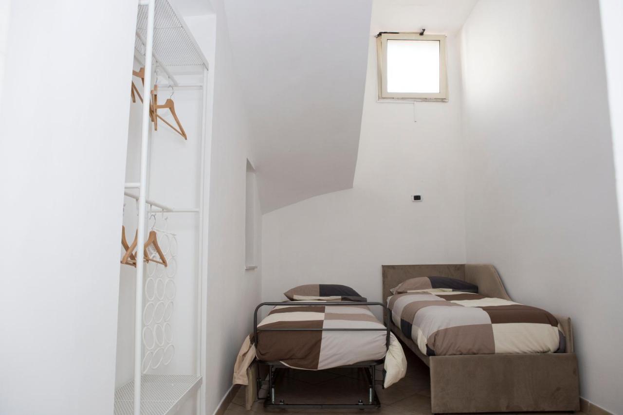 Airport House Apartment Naples Exterior photo